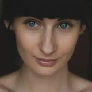 Dewi Anggraini